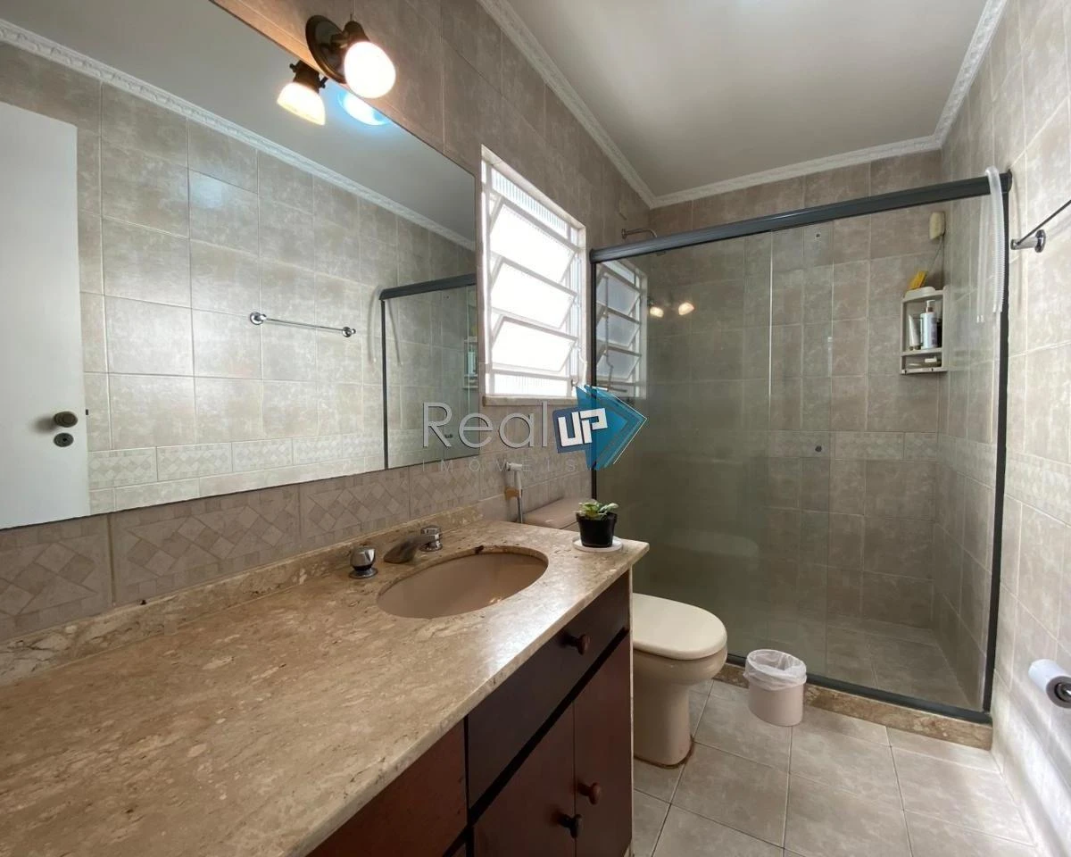 Балкон з грилем та 3 спальні: будинок 177 м² — photo 4