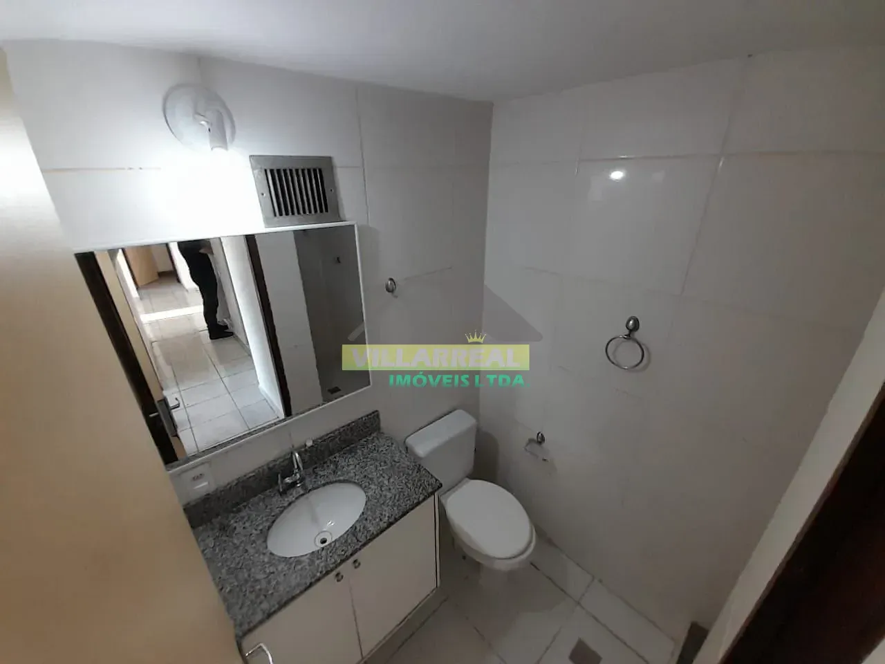Unfurnished apartment with 2 bedrooms and 2 bathrooms — photo 24