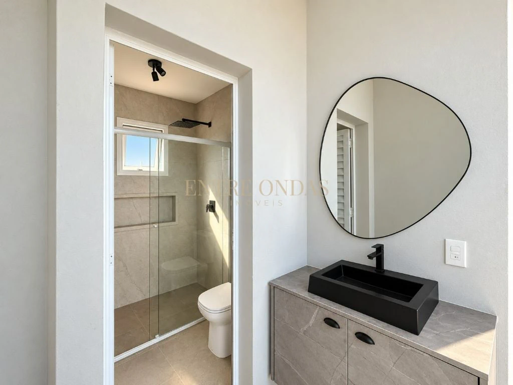Собственный бассейн и 5 спален: дом 278 м² — photo 25