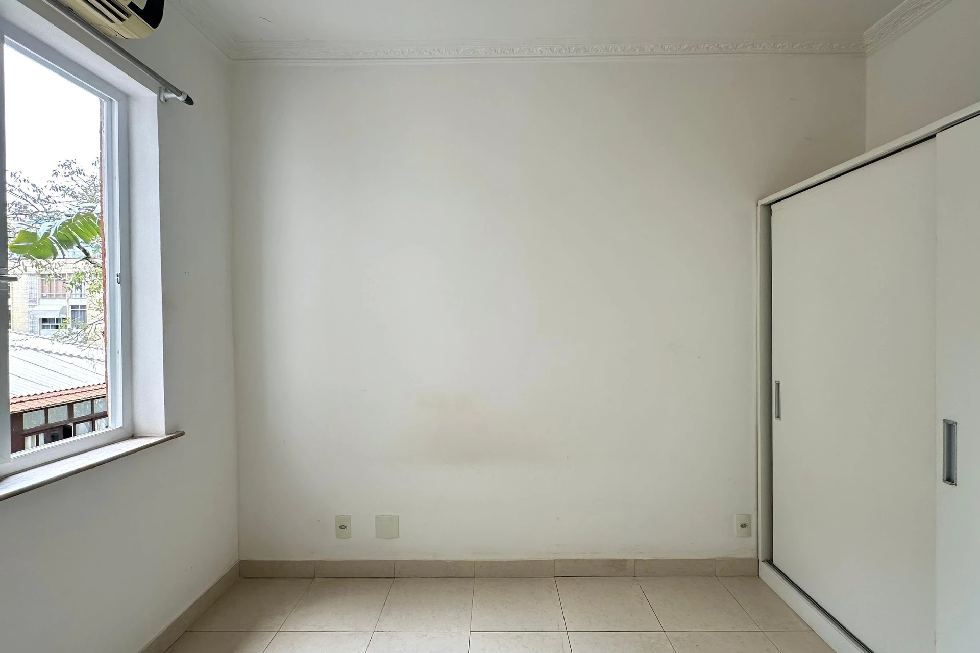 2-bedroom apartment with a mountain view in Rio de Janeiro — photo 37