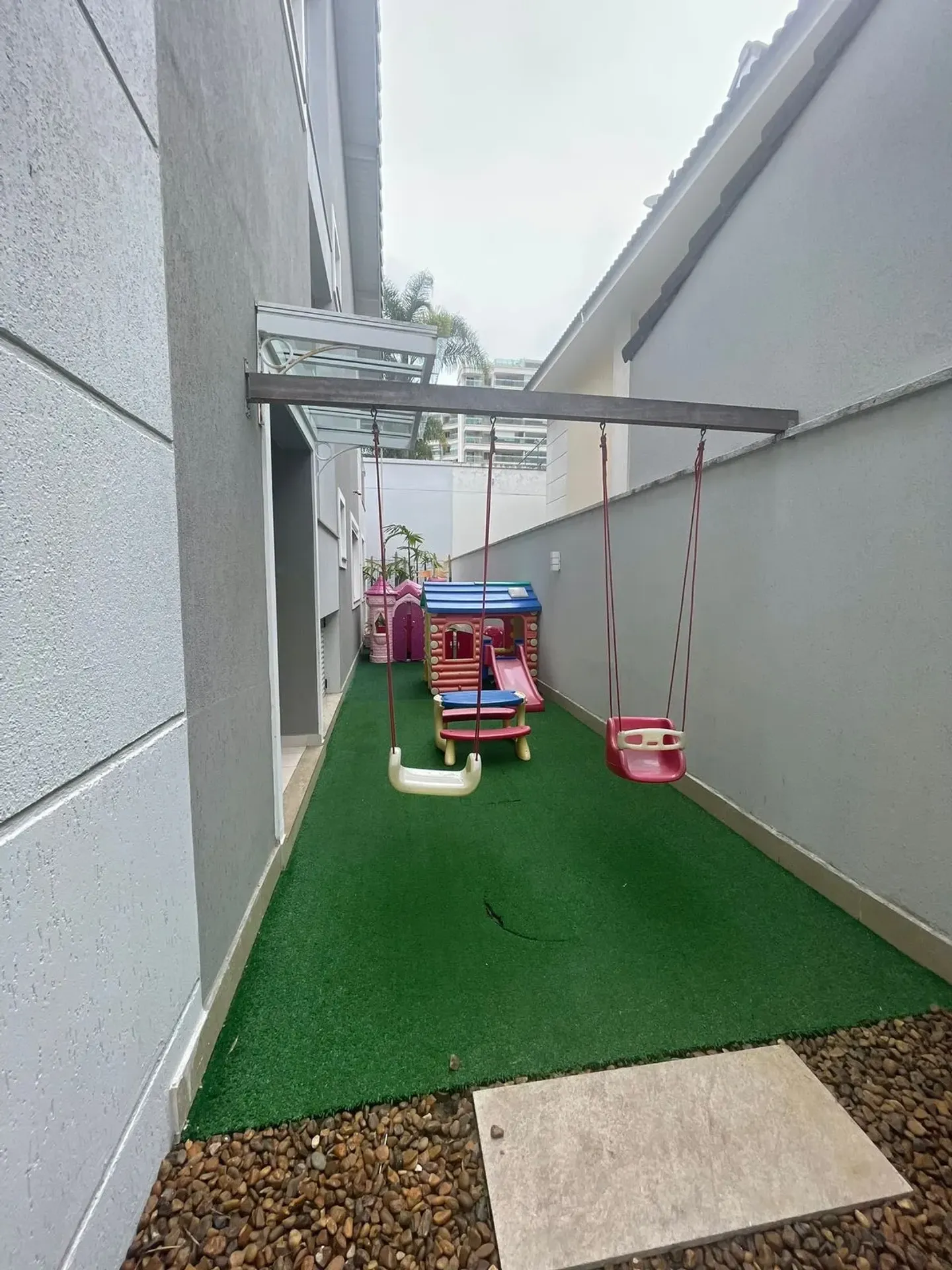 Furnished triplex house with 340 m² and 3 suites — photo 14