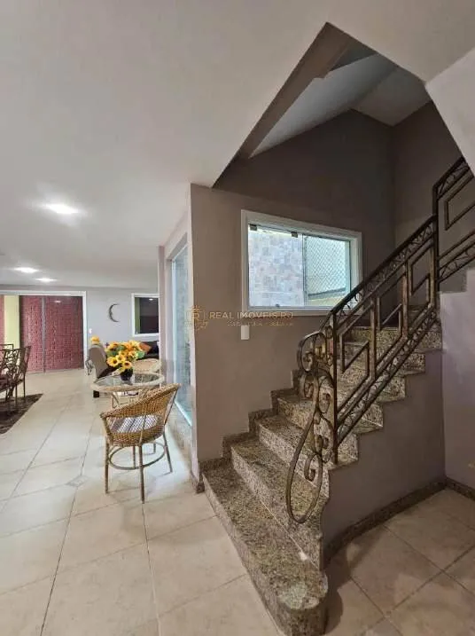 Furnished 600 m² house with 4 bedrooms and 5 bathrooms — photo 18