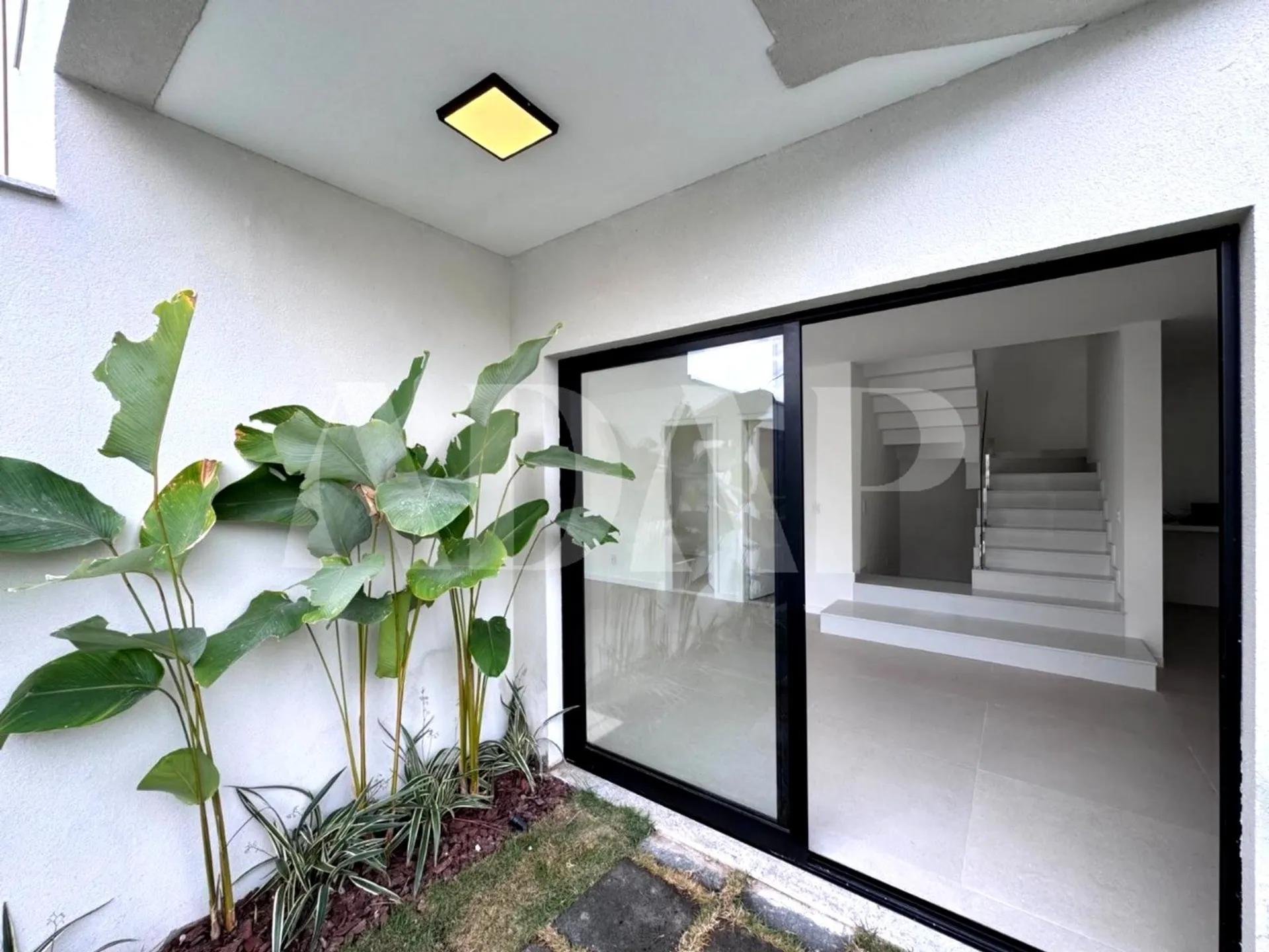 4-bedroom apartment with a mountain view in Rio de Janeiro — photo 16