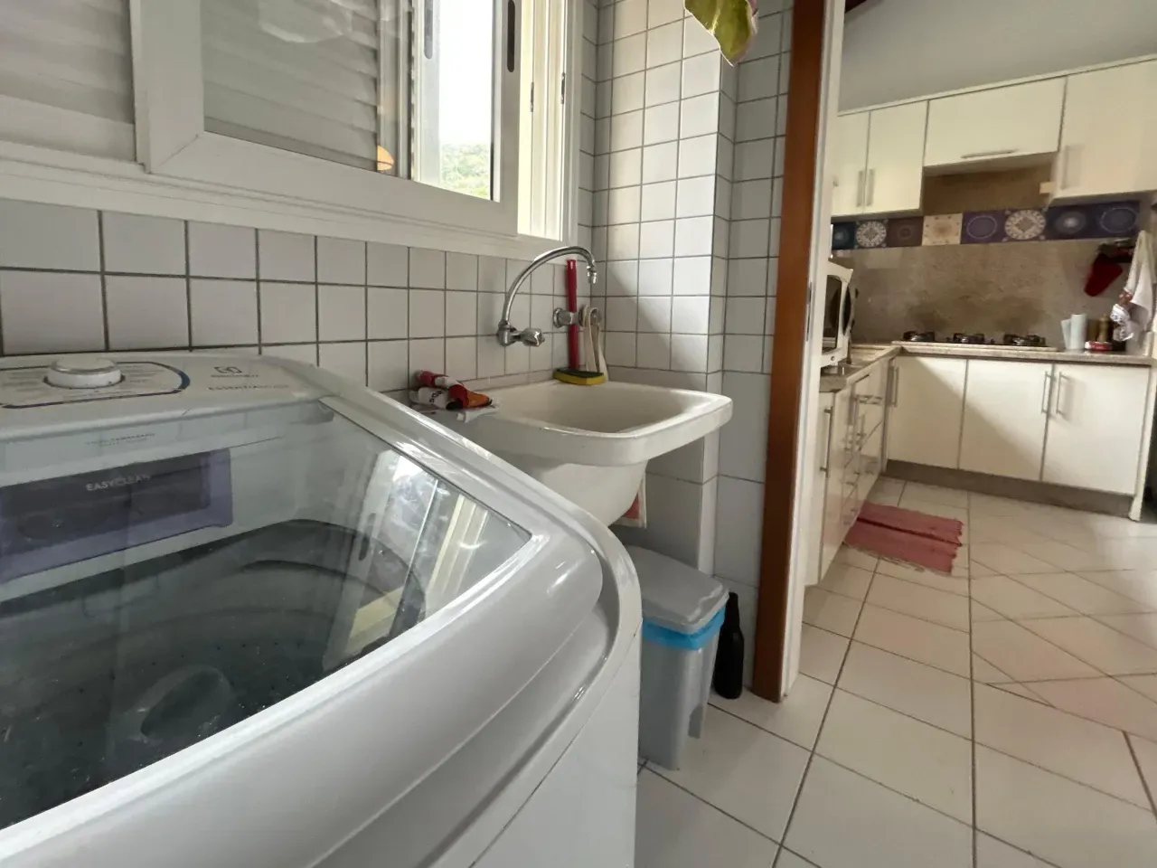 Bathtub in a 3-bedroom apartment, 114 m² — photo 33