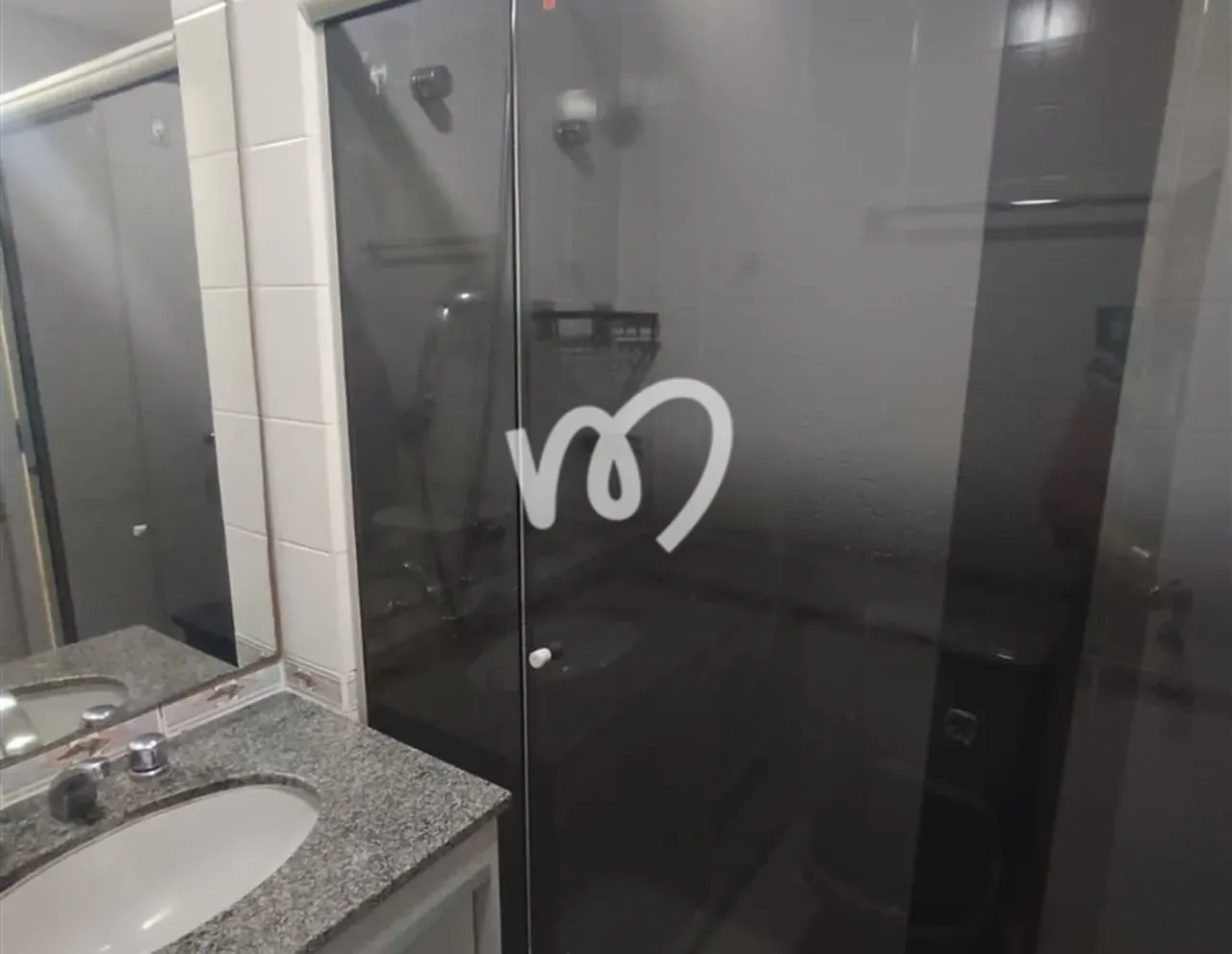 Walk-in closet in a 3-bedroom apartment, 101 m² — photo 33