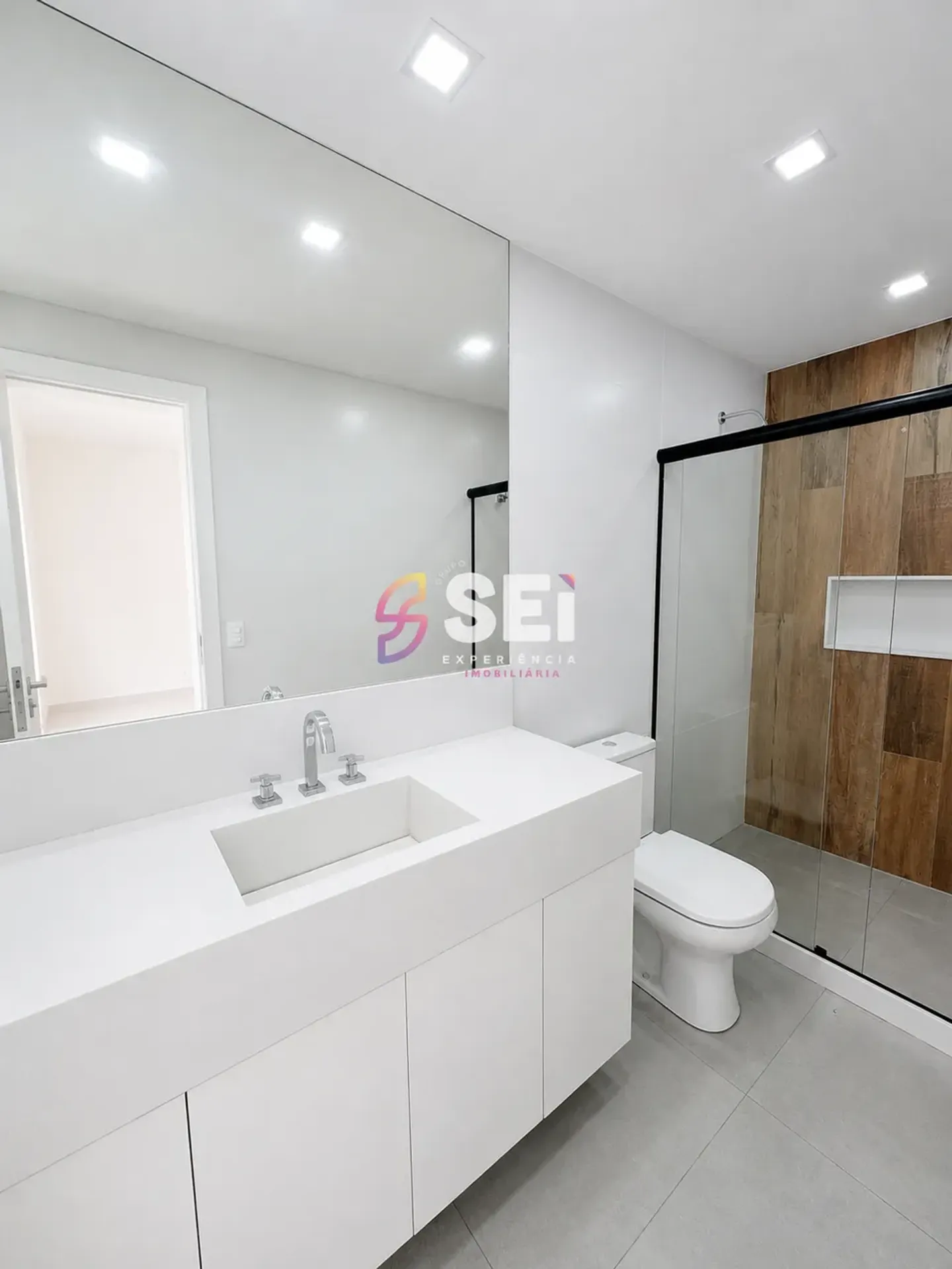 512 m² house with 5 bedrooms and open-plan kitchen — photo 24
