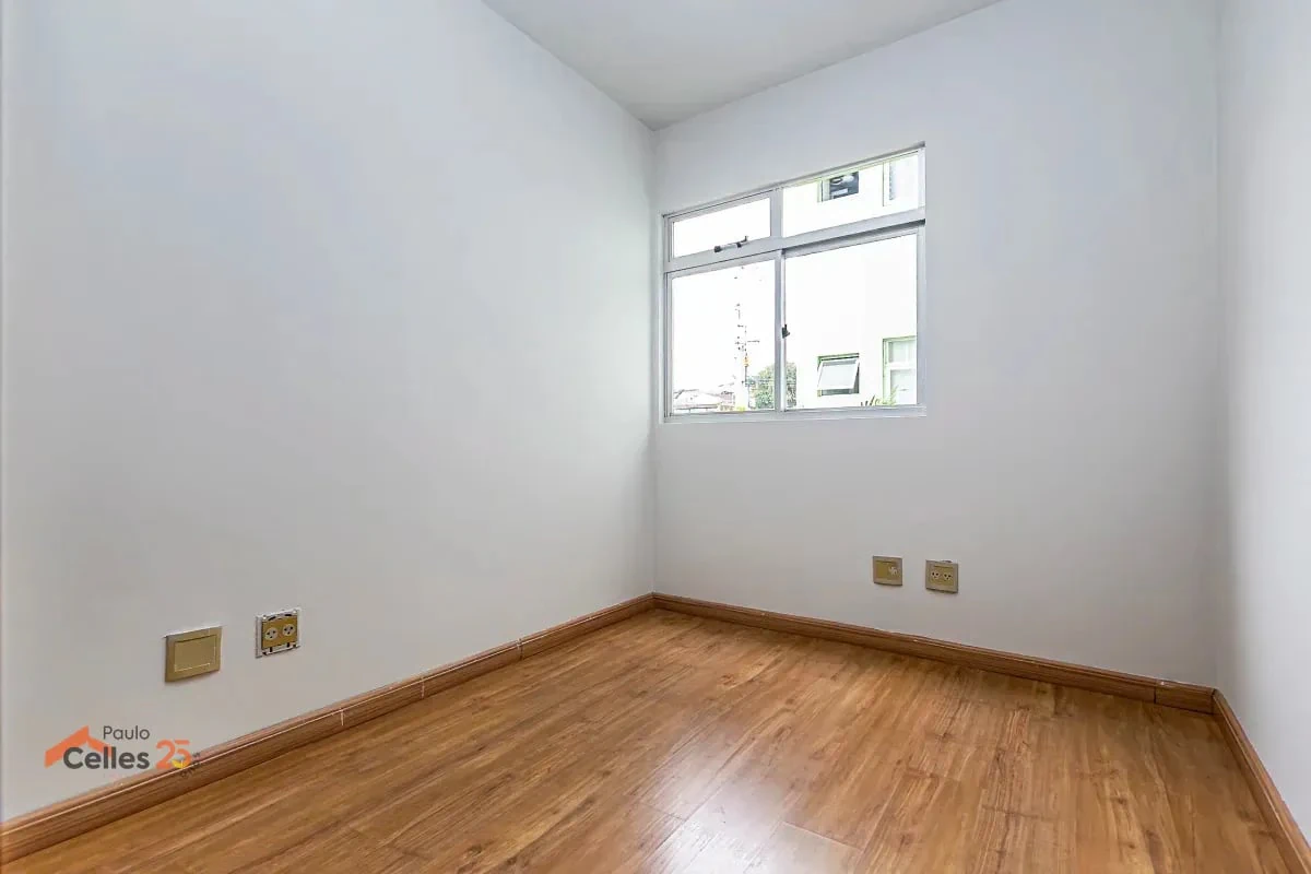 3-bedroom apartment with wood or laminate floors in Curitiba — photo 8