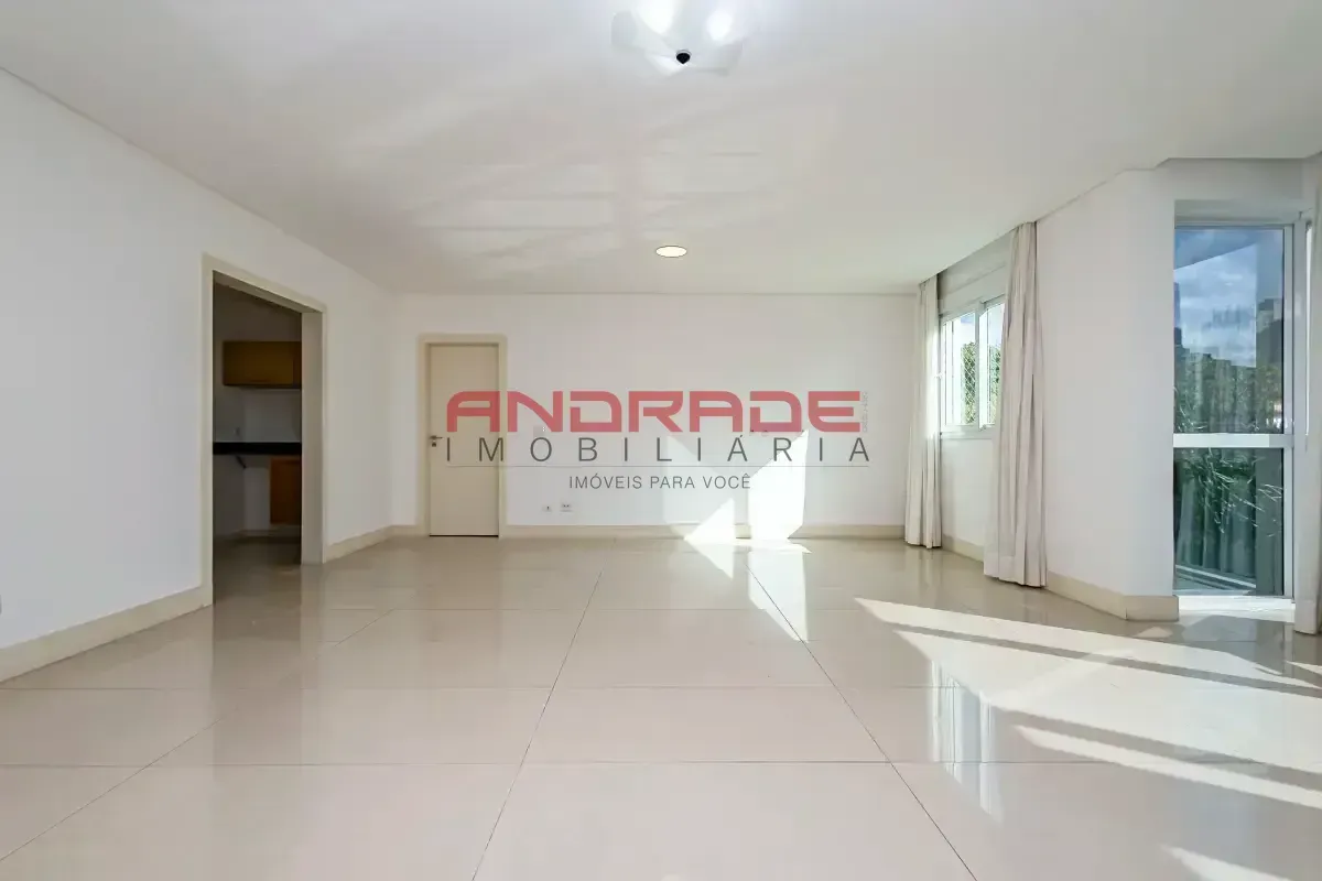 Apartment with 3 bedrooms and glass balcony — photo 8