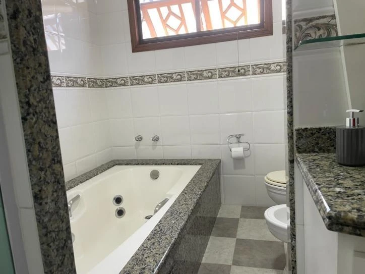 Casa de 5 dormitorios con balcón gourmet — photo 20