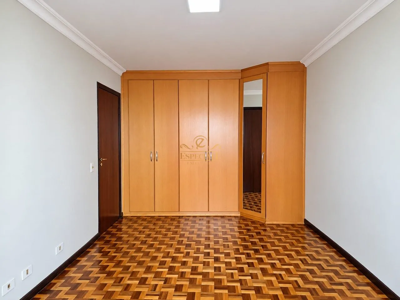 3-bedroom apartment with a bathtub in Curitiba — photo 2