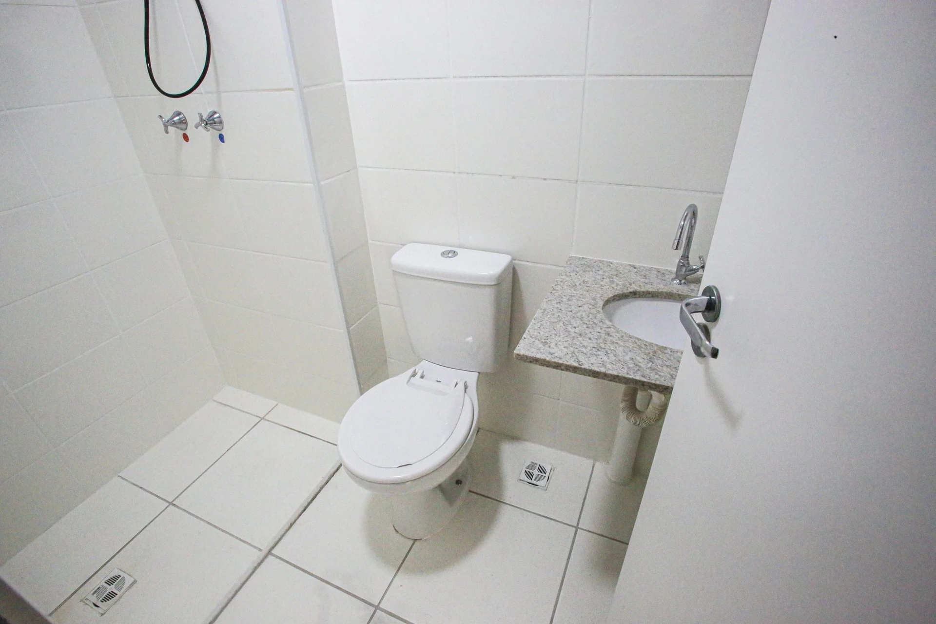 Apartamento de 2 quartos em condomínio com academia — photo 35