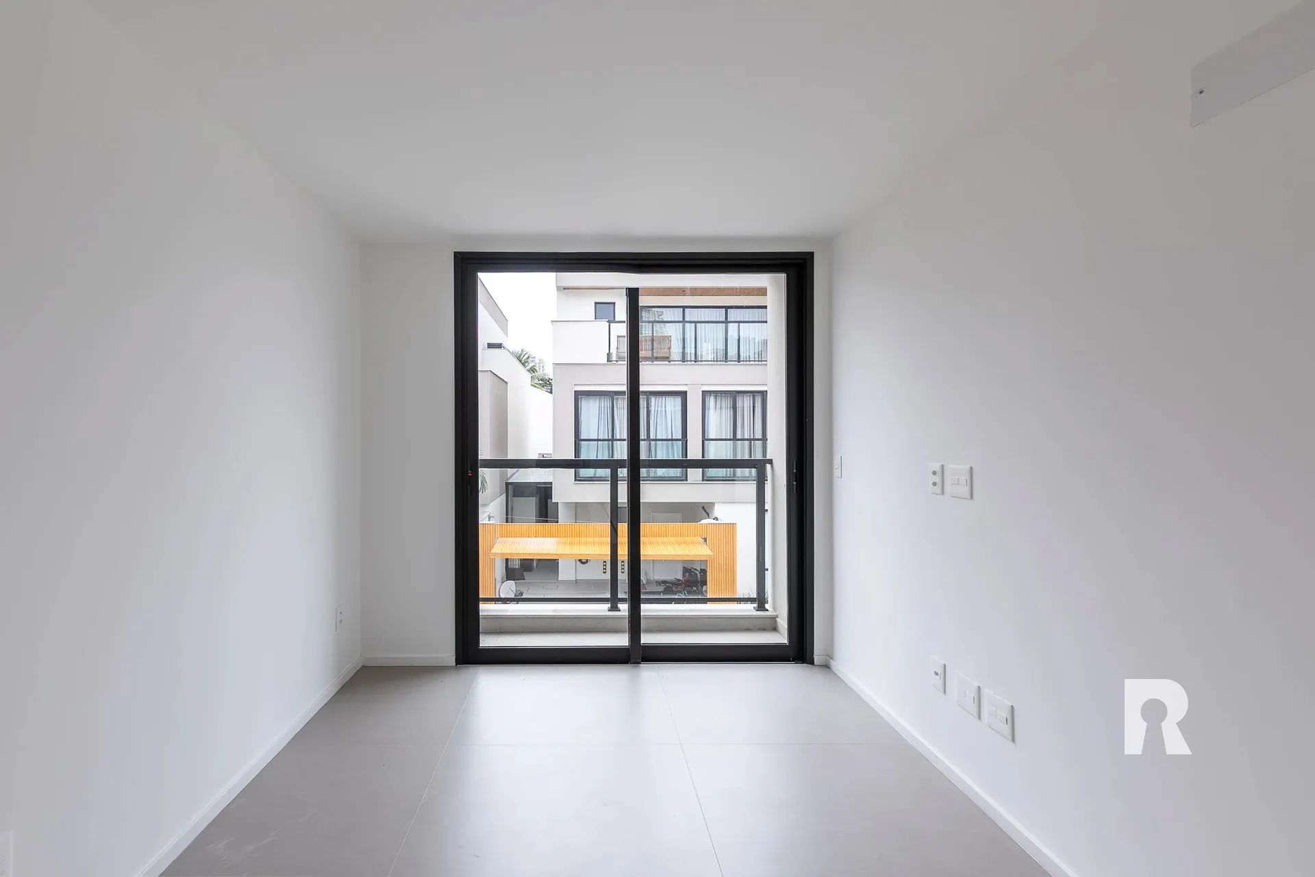 4-bedroom house, all with their own bathrooms, 337 m² — photo 14
