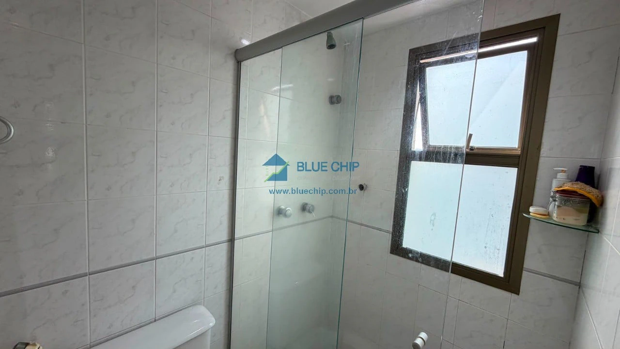 Furnished 3-bedroom apartment with enclosed balcony — photo 13