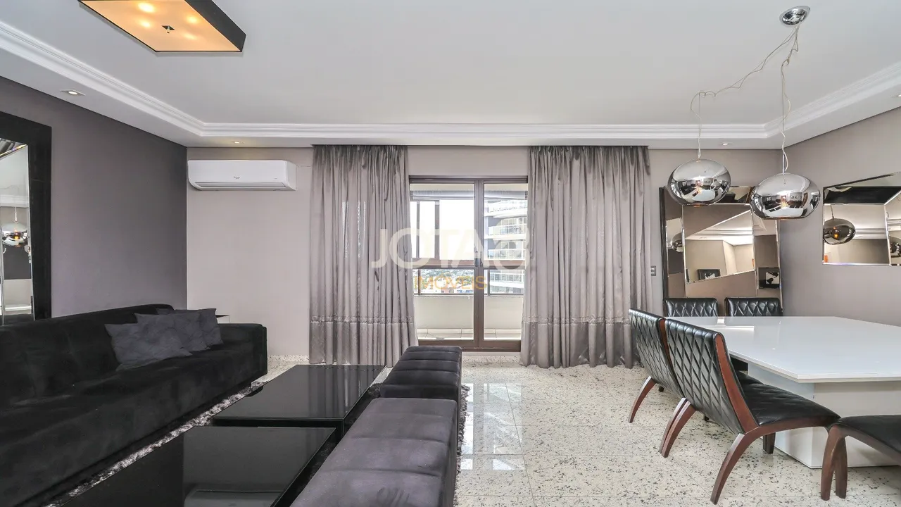 249 m² rental apartment with 3 bedrooms and a suite — photo 2