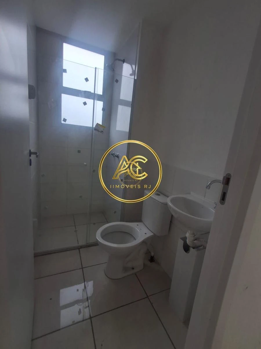 2-bedroom apartment in a building with a pool — photo 19