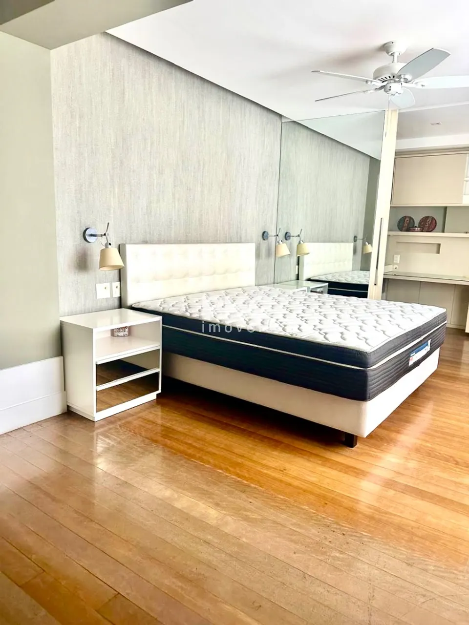 Apartamento mobiliado com 4 quartos e 4 banheiros — photo 15