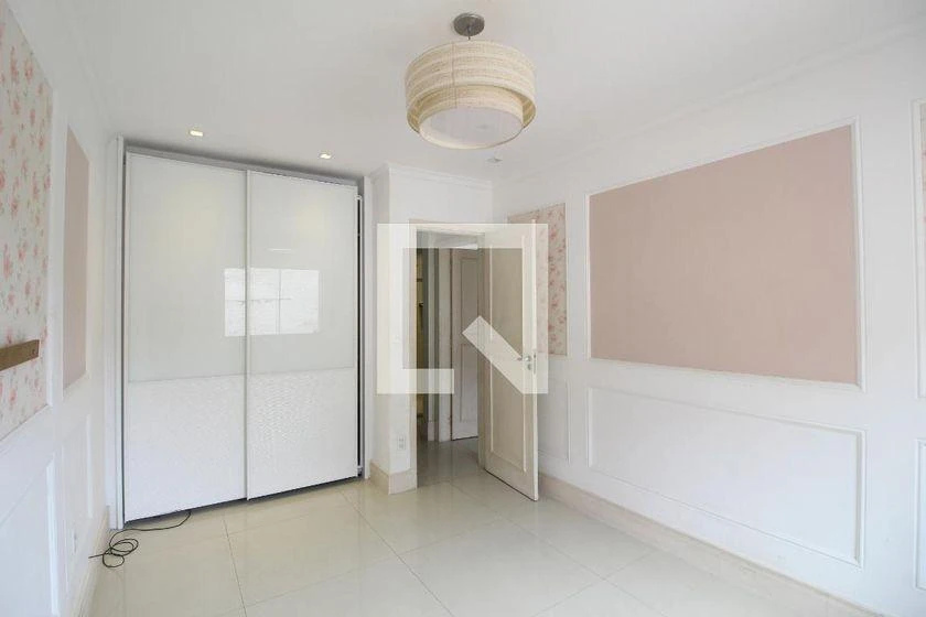 House, 475 m², with floor-to-ceiling windows — photo 10