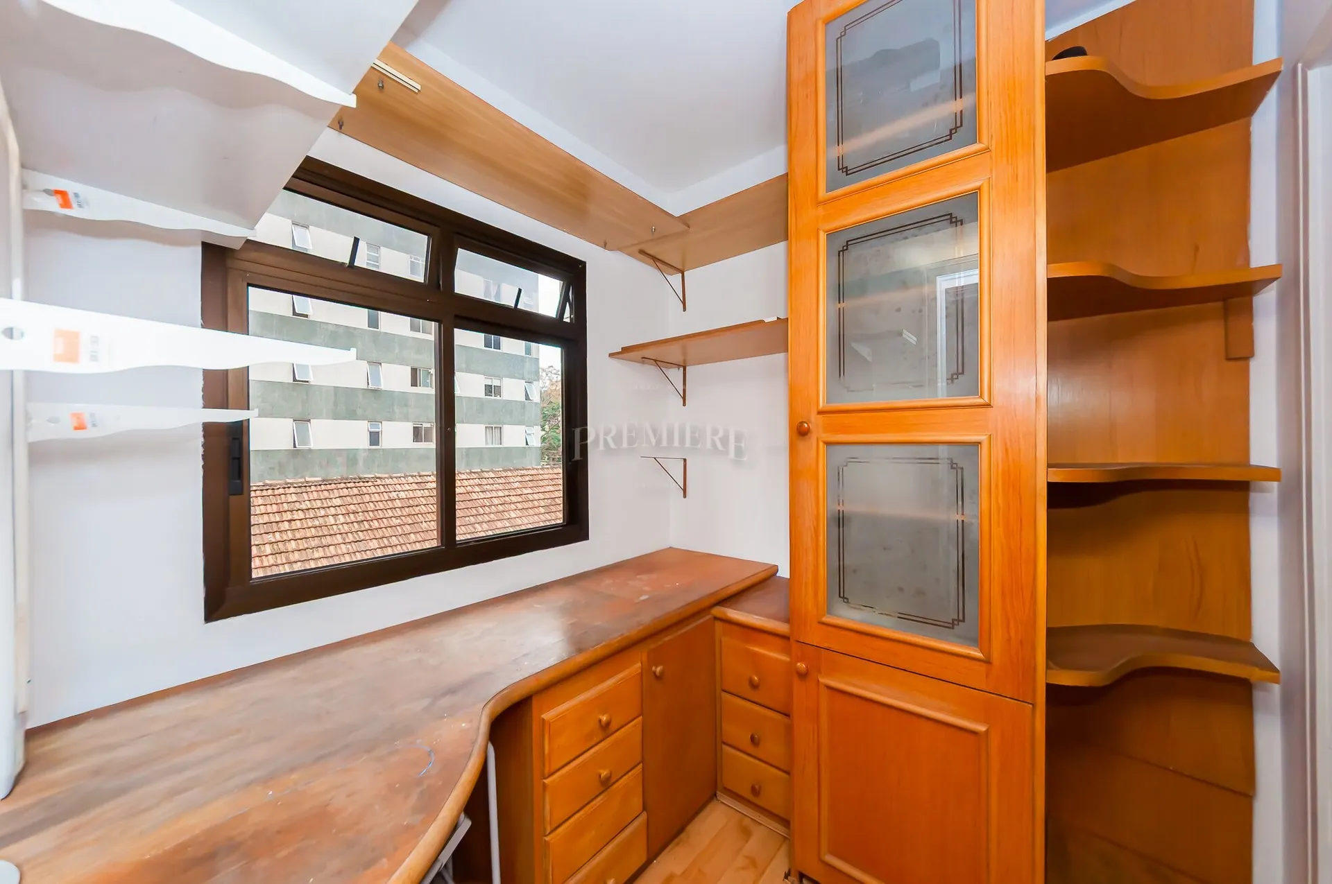 3 en-suite bedrooms in a 174 m² apartment with 2 spots — photo 29
