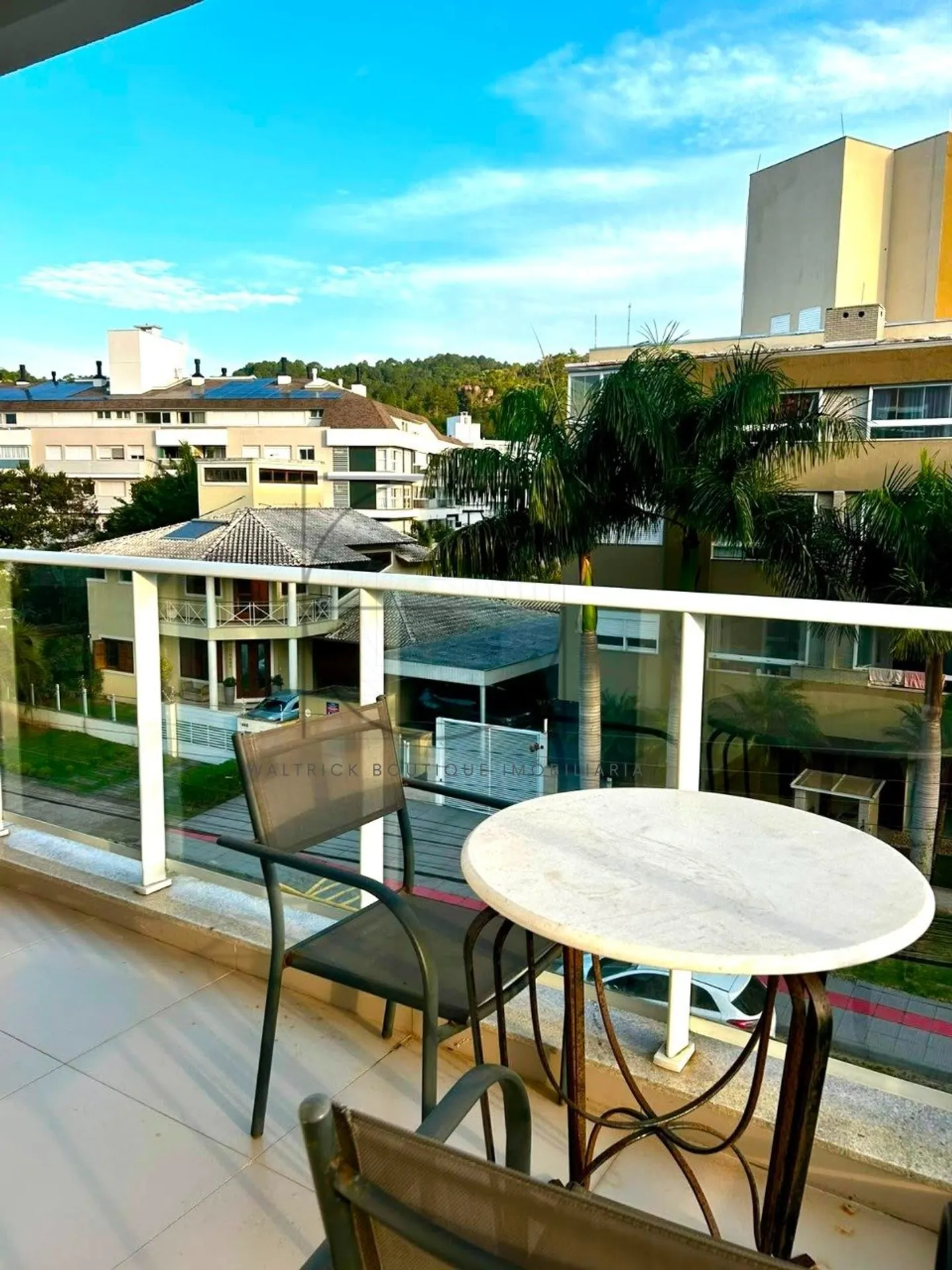 3-bedroom apartment with a mountain view in Florianópolis — photo 9