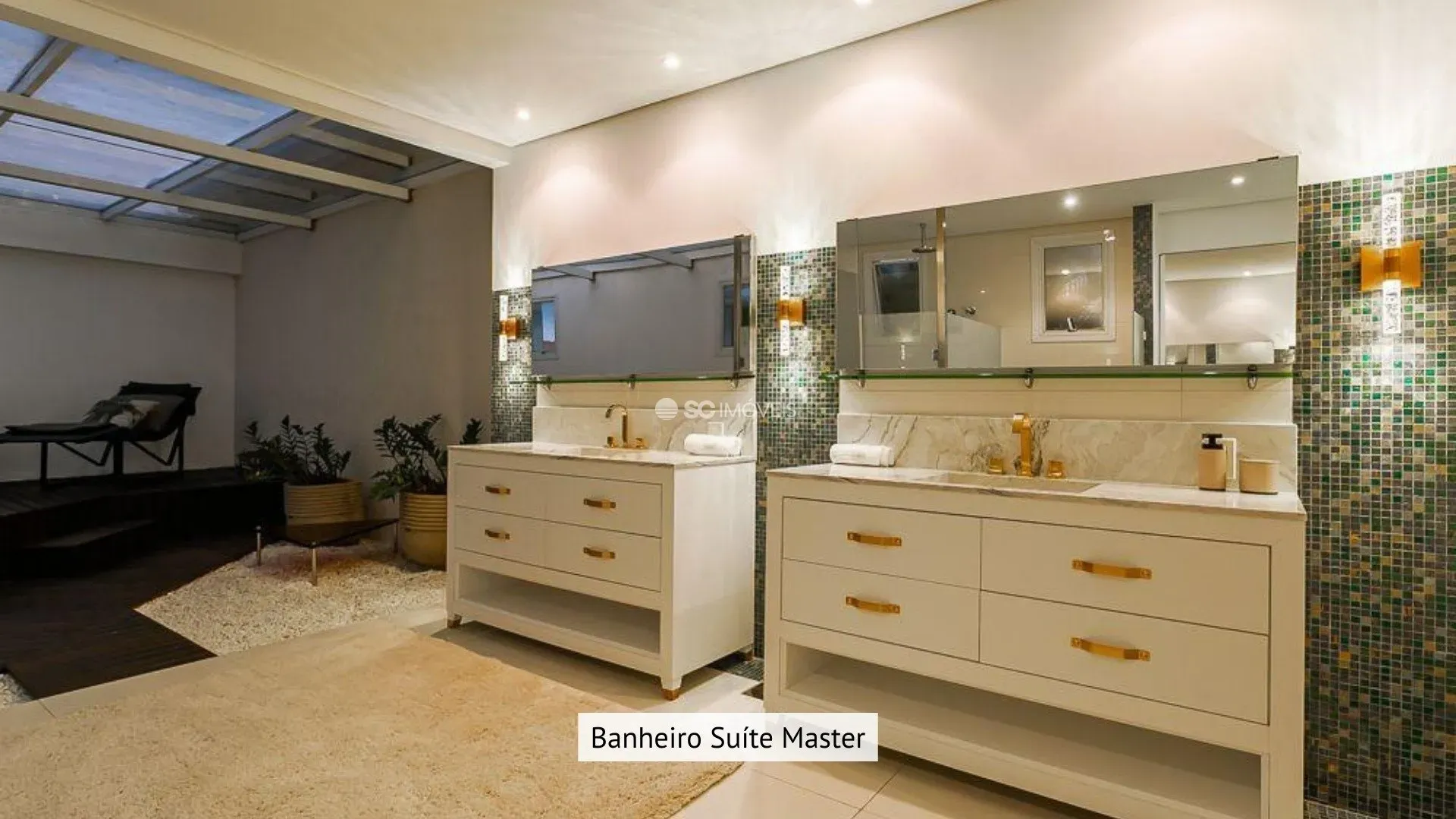 800 m² house with 6 en-suite rooms and 4 parking spaces — photo 21