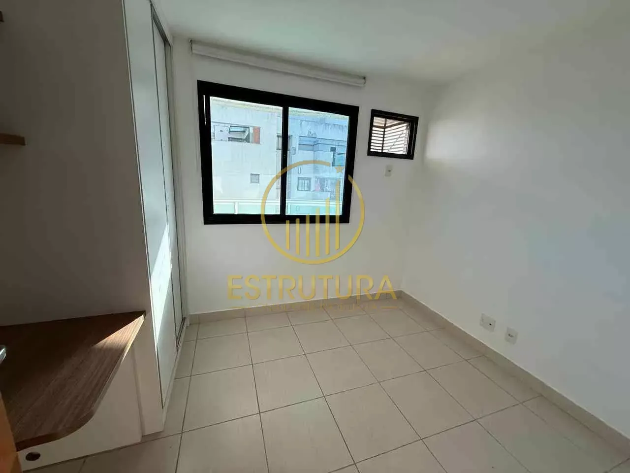 Rental apartment with 2 bedrooms and a balcony — photo 9
