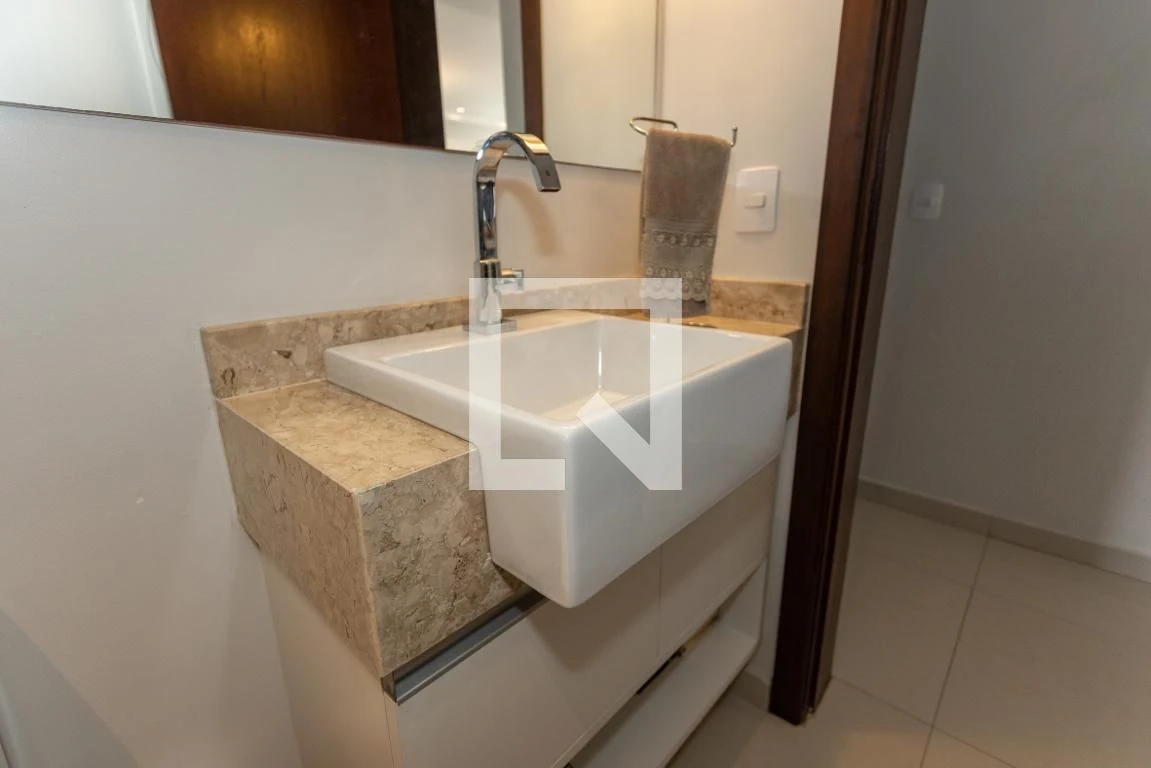 Apartamento mobiliado com 3 quartos, 1 suíte e 3 banheiros — photo 4