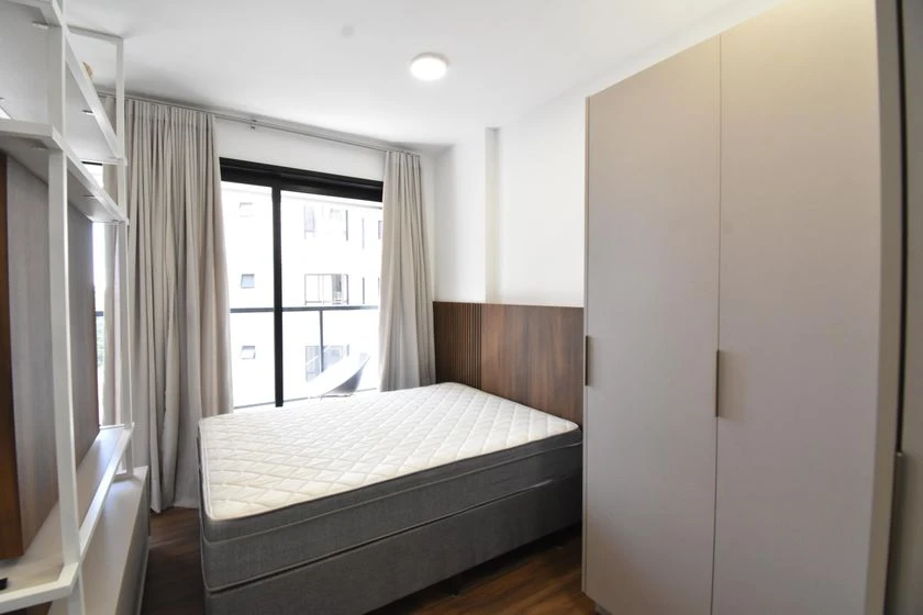 Furnished studio with 1 bedroom and a balcony — photo 9