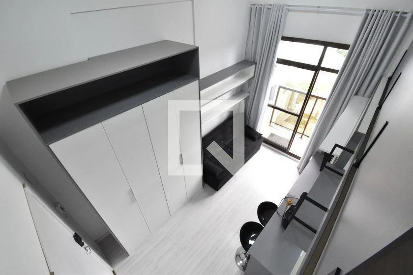 One-bedroom apartment in a building with a gym — photo 26