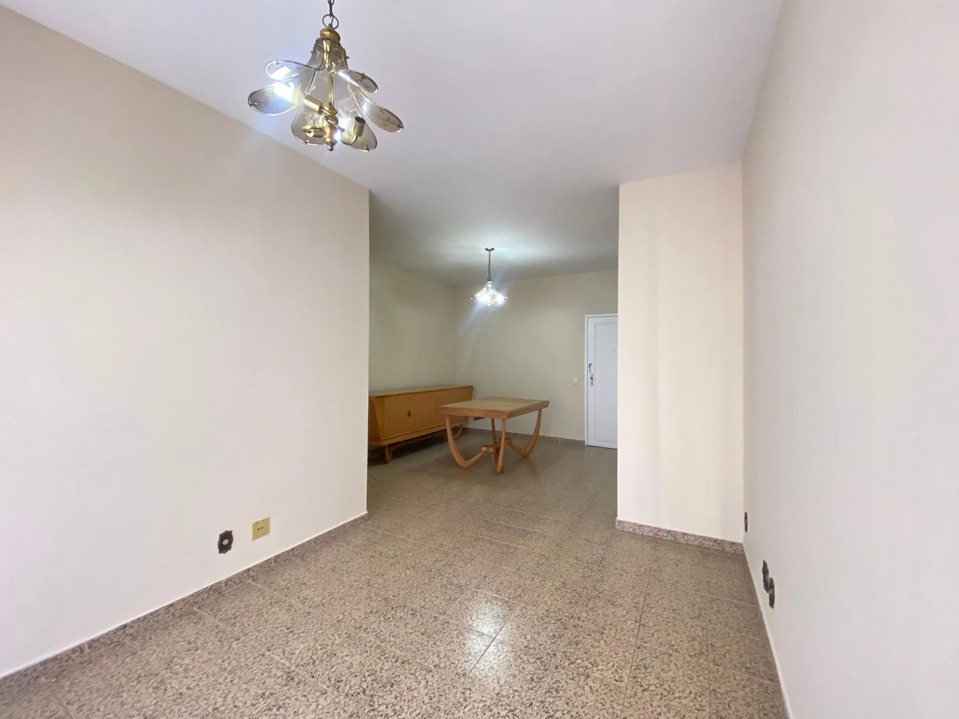 Орендна квартира з 3 спальнями та балконом — photo 10