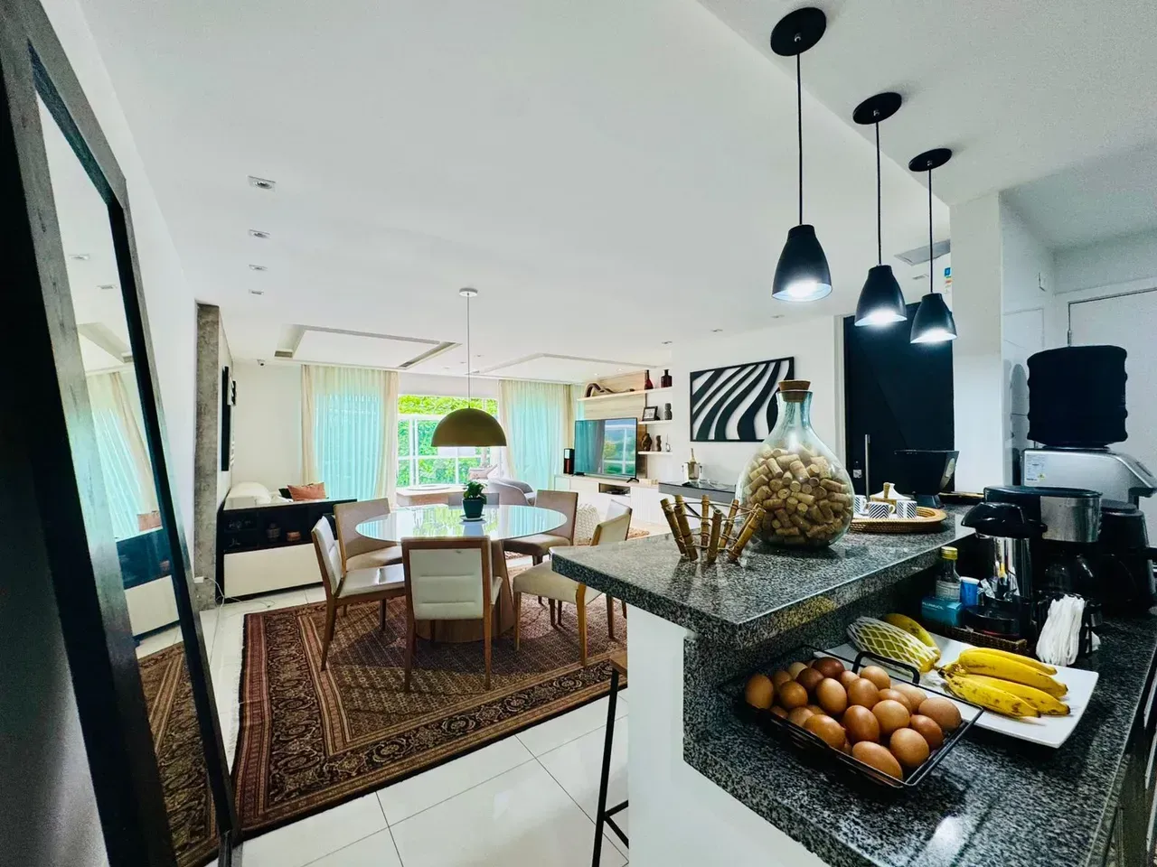 Furnished 3-bedroom apartment with open-plan kitchen — photo 4