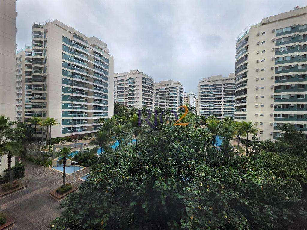 Furnished 77 m² apartment with enclosed glass balcony — photo 23