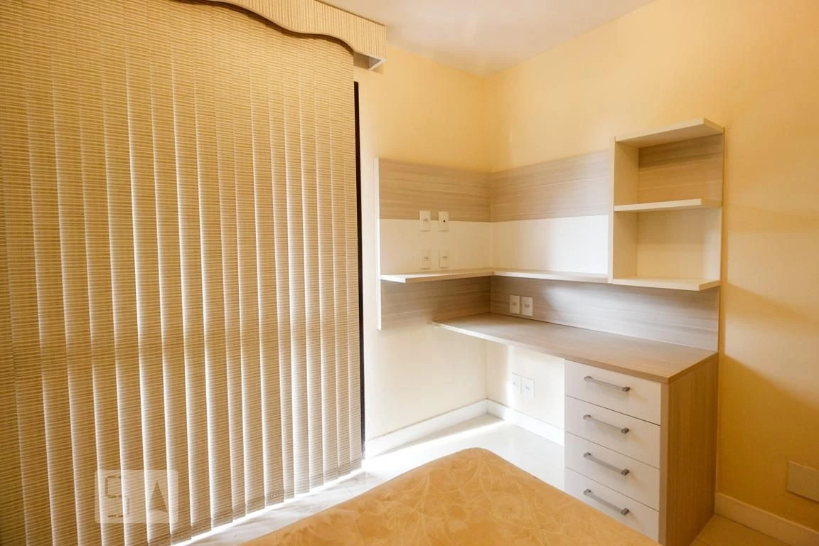 Furnished apartment, 90 m², with a glass-enclosed balcony — photo 26