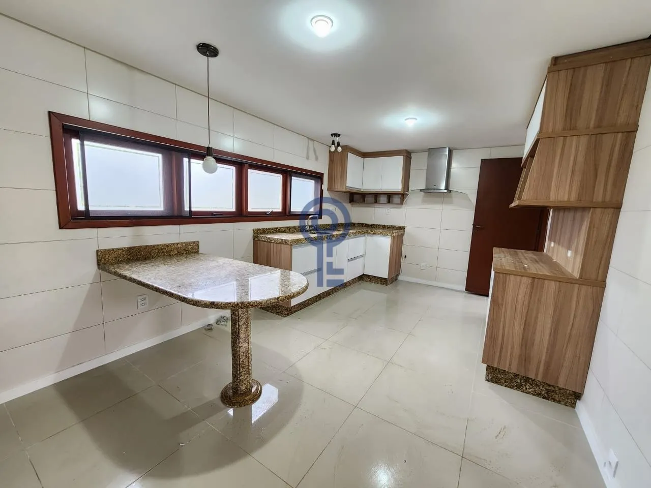 Condo house with 4 bedrooms and a private garden — photo 30