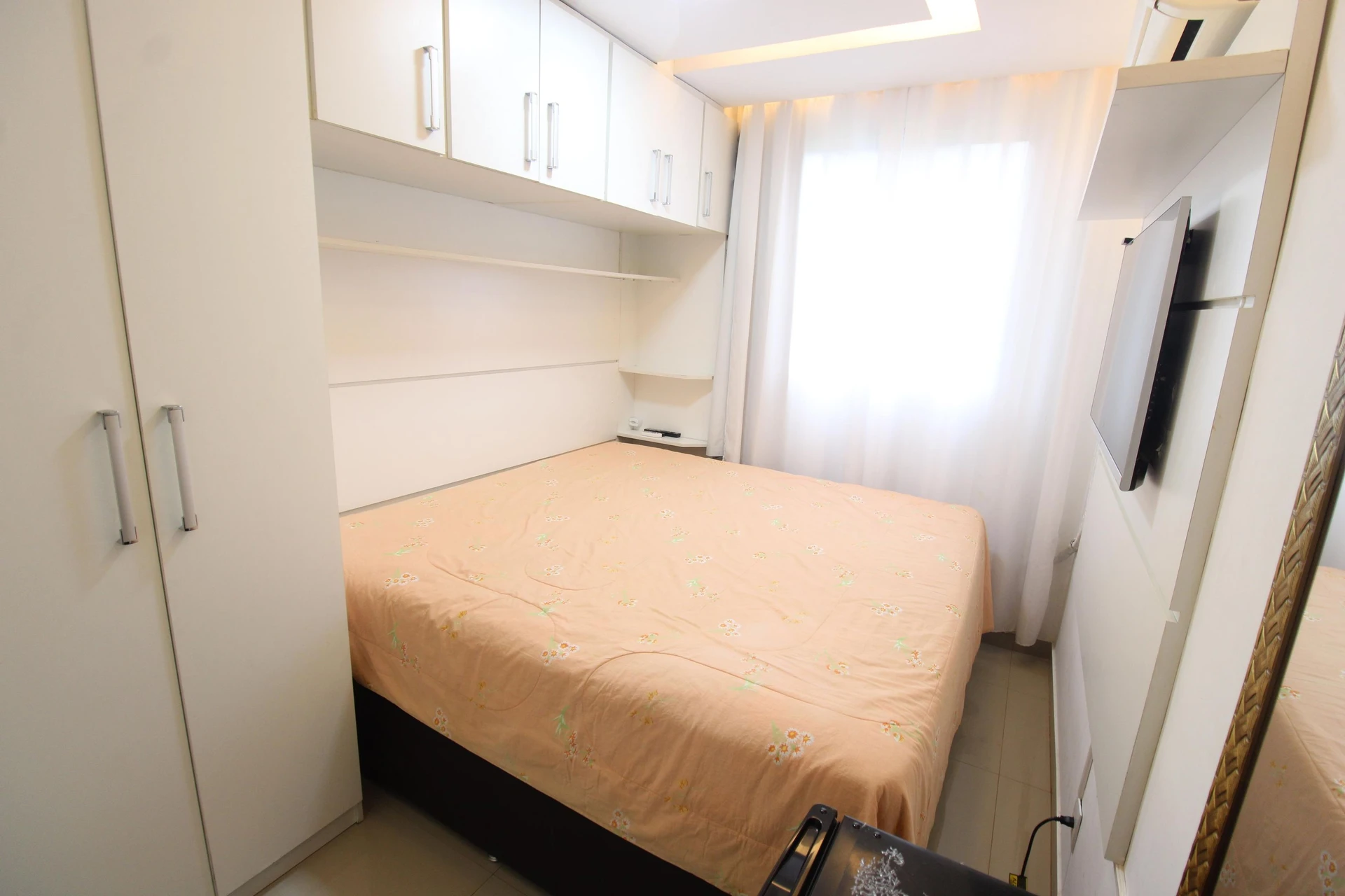 Furnished 2-bedroom apartment with a balcony — photo 5
