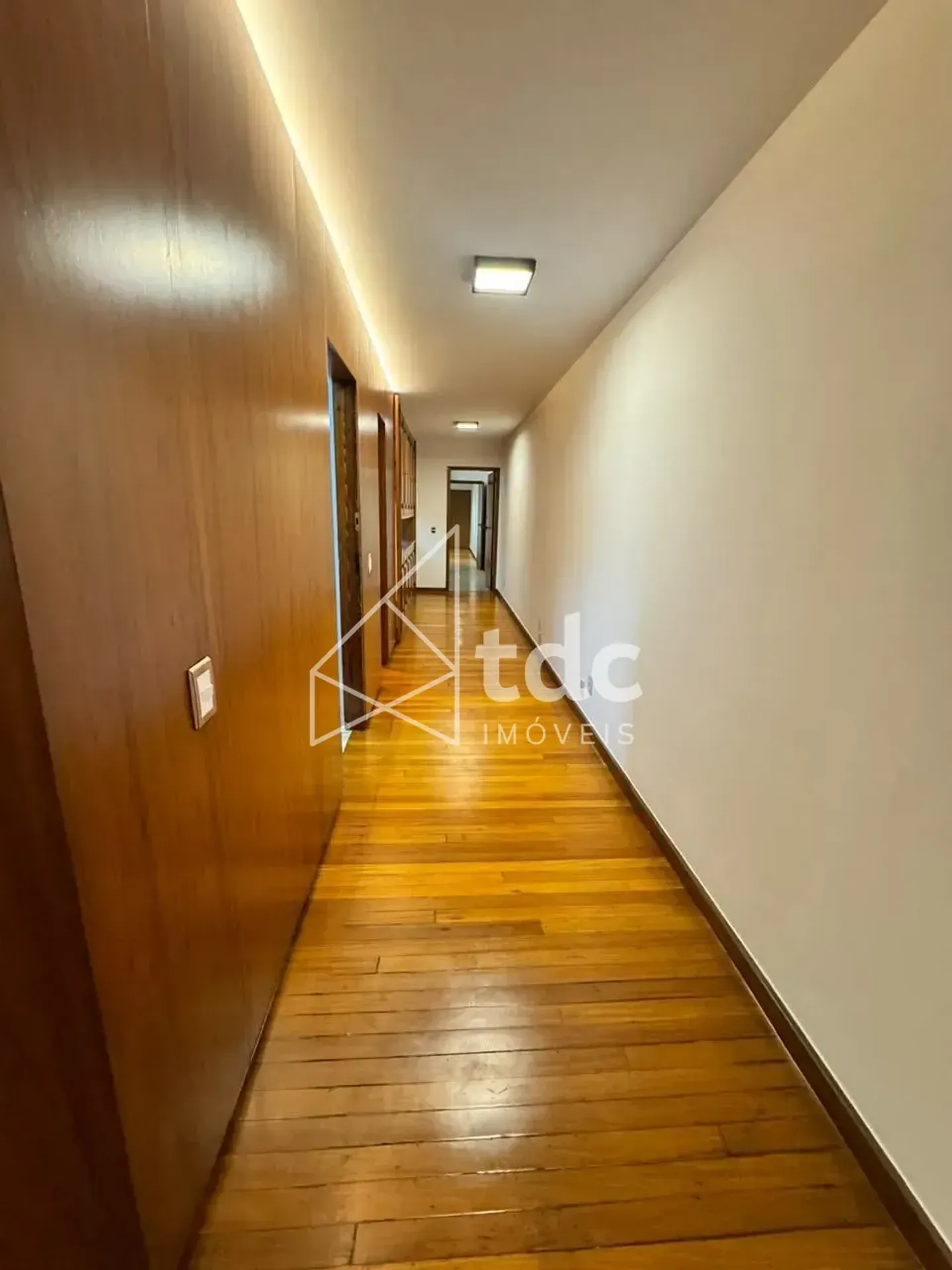 Apartment, 270 m², with floor-to-ceiling windows — photo 3