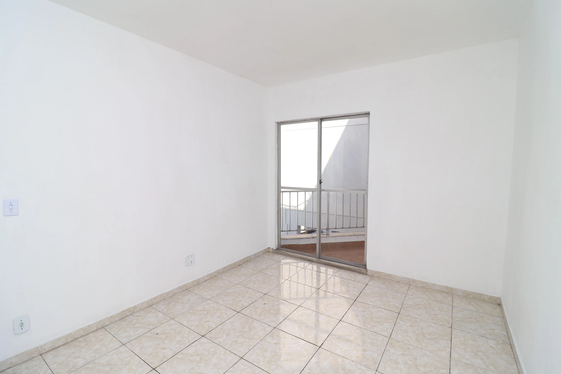 Apartamento com cozinha fechada e 2 quartos — photo 3