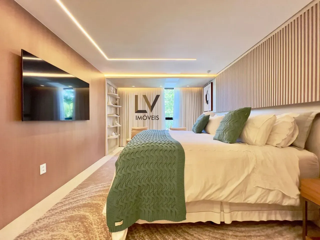Furnished house with 800 m², 5 bedrooms and open-plan kitchen — photo 32