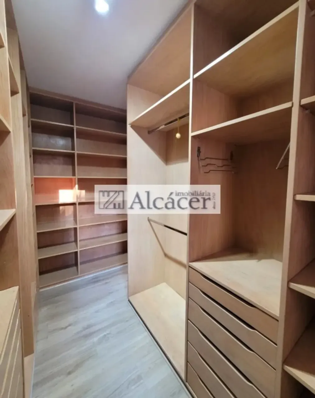 236 m² apartment with 2 en-suites and private BBQ — photo 10