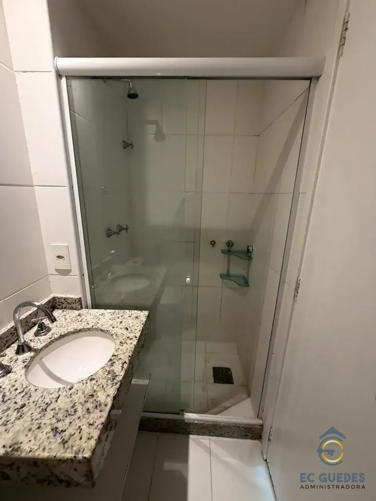 2-bedroom apartment with a mountain view in Rio de Janeiro — photo 31