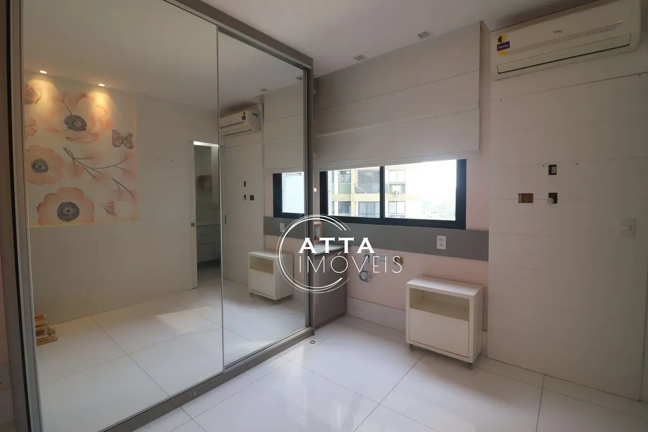 Ванна и 3 спальни: квартира 176 м² — photo 23
