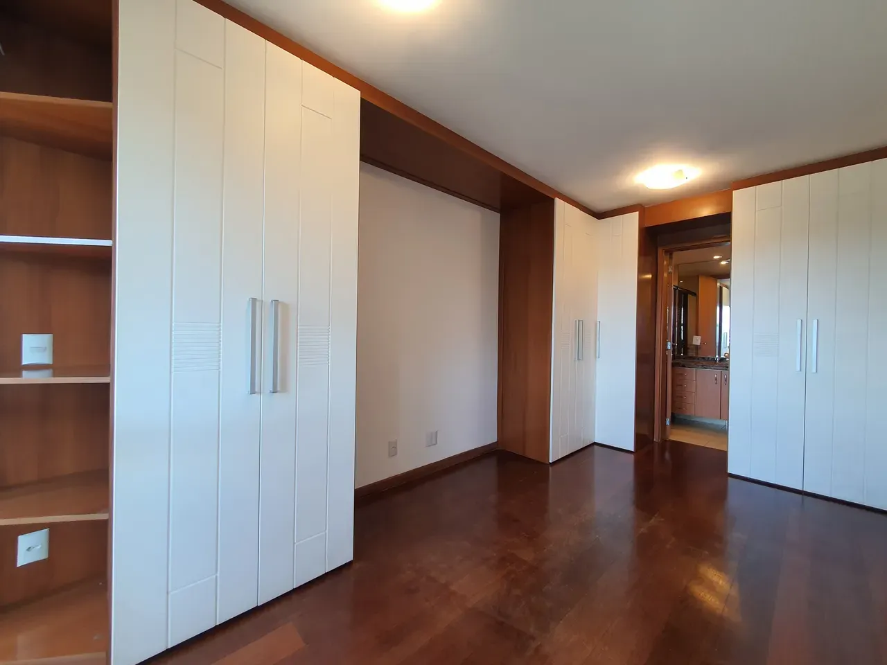 Park view in a 2-bedroom apartment, 90 m² — photo 3