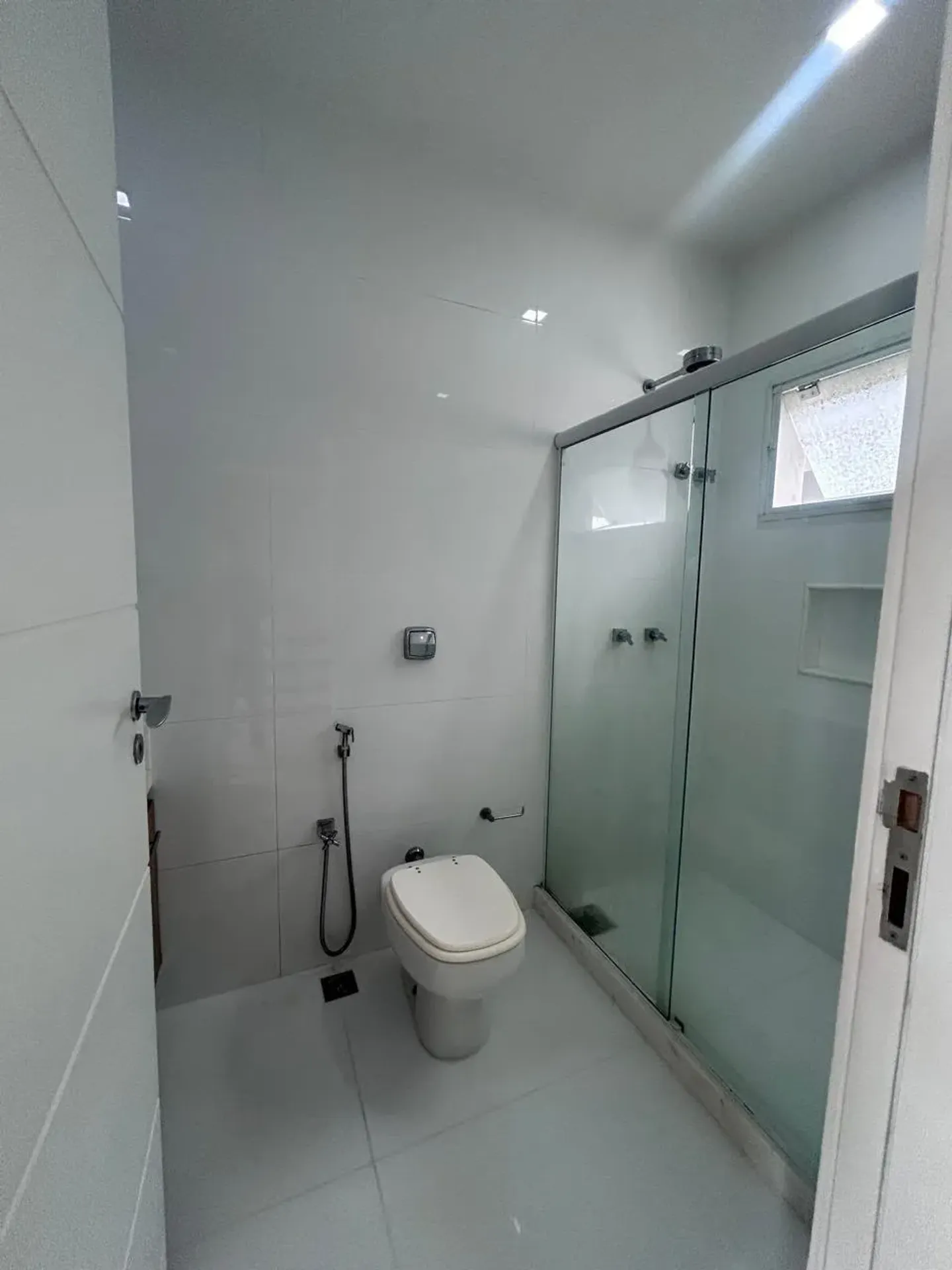 5-bedroom house with a walk-in closet in Rio de Janeiro — photo 33