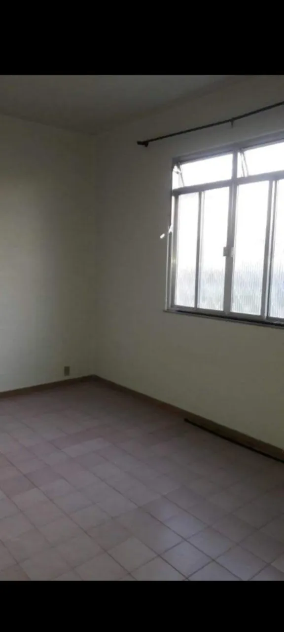 House with 1 bedroom and 1 bathroom, no parking