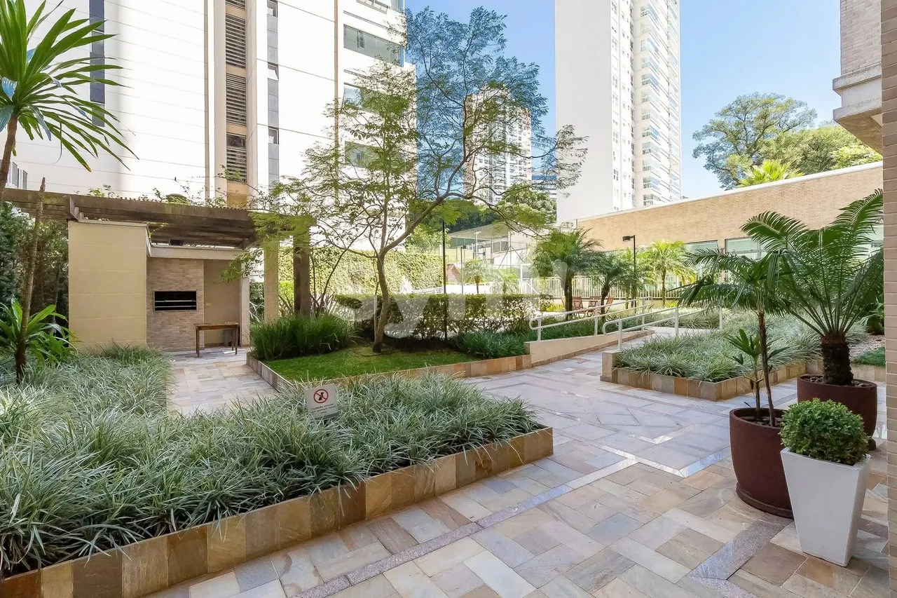 Furnished 4-bedroom apartment with 227 m² and 3 parking — photo 18