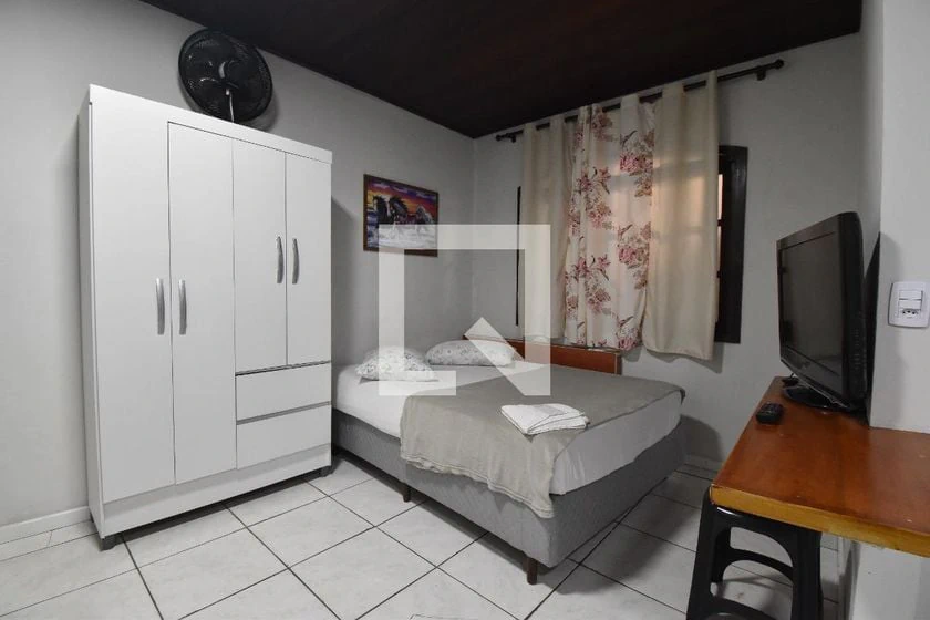 Furnished studio, 17 m², with a home office — photo 5