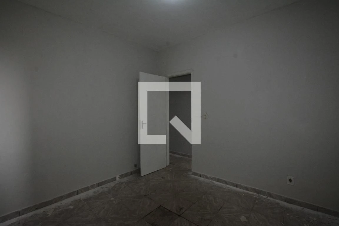 Unfurnished 2-bedroom apartment with private BBQ balcony — photo 18