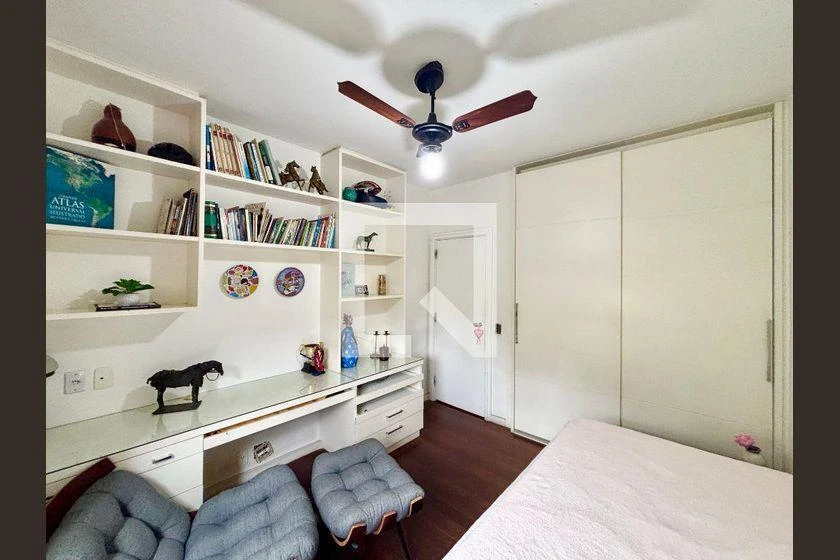 Apartment with 4 bedrooms and an en-suite bathroom — photo 35