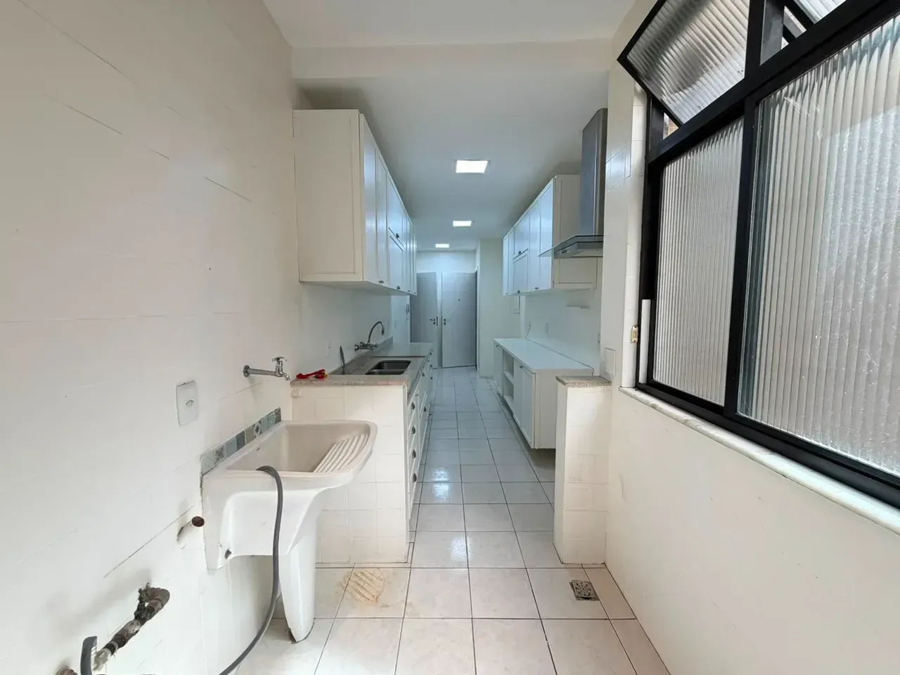 3-bedroom apartment with balcony and 2 parking spaces — photo 15