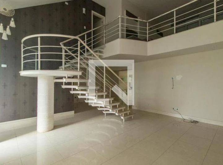 4-bedroom rental house with 316 m² and 3 parking spots — photo 2