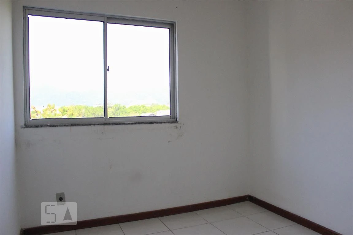 2-bedroom apartment with a balcony and shared pool — photo 10